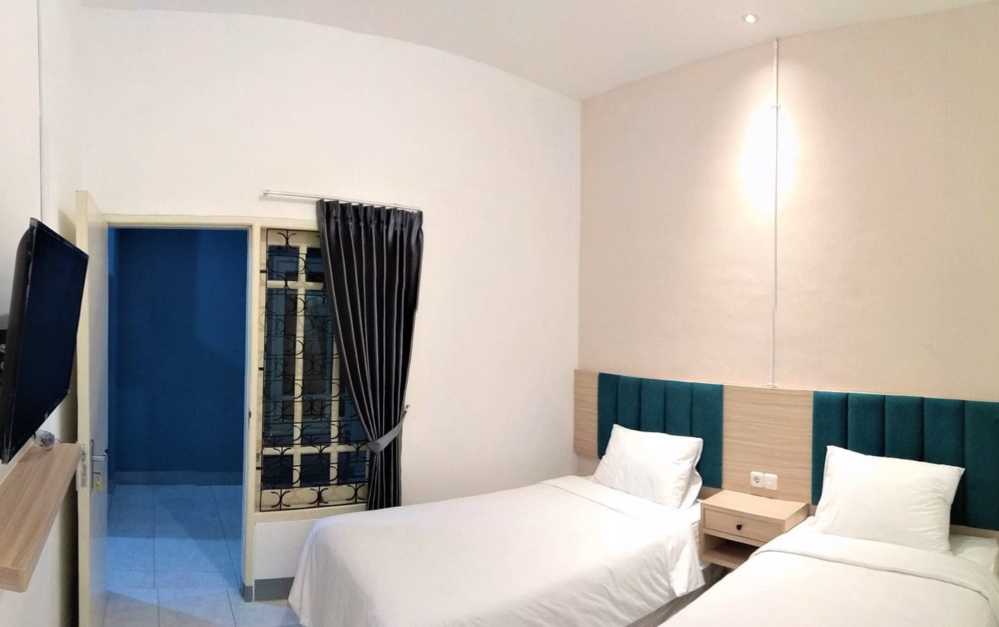 Kokonut Guesthouse Surabaya Exterior photo